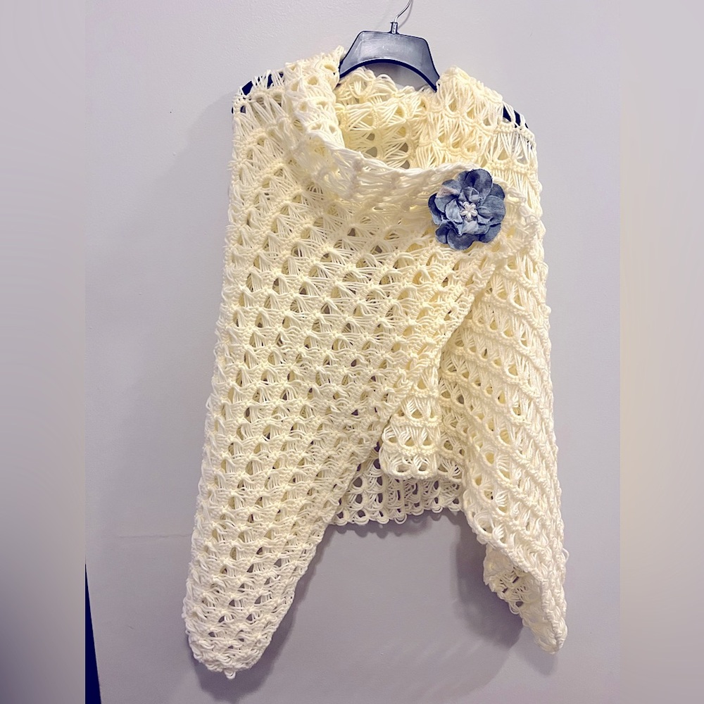 Shawl Broomstick lace crocheted by seller 100% Acrylic handmade blanket shawl - Picture 1 of 9